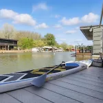 Sunset View Housboat With Sundeck,ac&heating בית נופש ברטיסלאבה