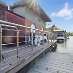 Sunset View Housboat With Sundeck,ac&heating *
