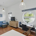 בית נופש Sunset View Housboat With Sundeck,ac&heating ברטיסלאבה
