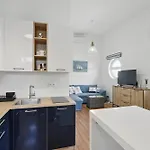 בית נופש Sunset View Housboat With Sundeck,ac&heating ברטיסלאבה