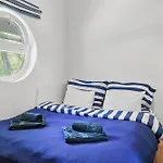 בית נופש Sunset View Housboat With Sundeck,ac&heating *