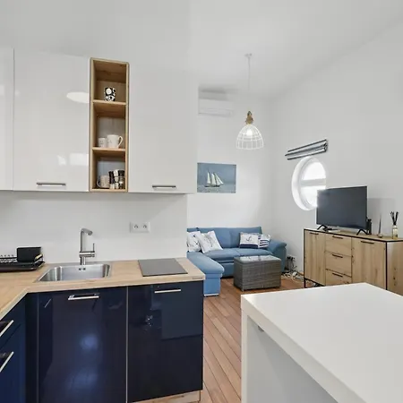 בית נופש Sunset View Housboat With Sundeck,ac&heating ברטיסלאבה