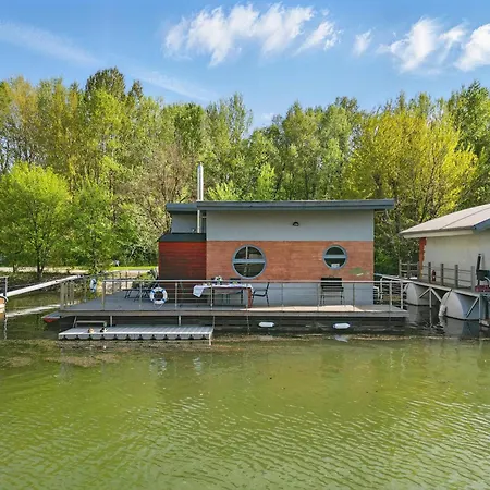בית נופש Sunset View Housboat With Sundeck,ac&heating *
