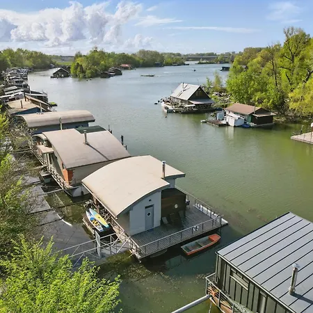 Sunset View Housboat With Sundeck,ac&heating Casa de Férias