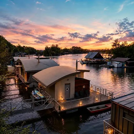 Sunset View Housboat With Sundeck,ac&heating * Pozsony