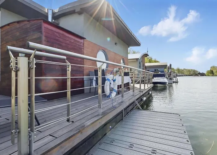 別荘 Sunset View Housboat With Sundeck,ac&heating