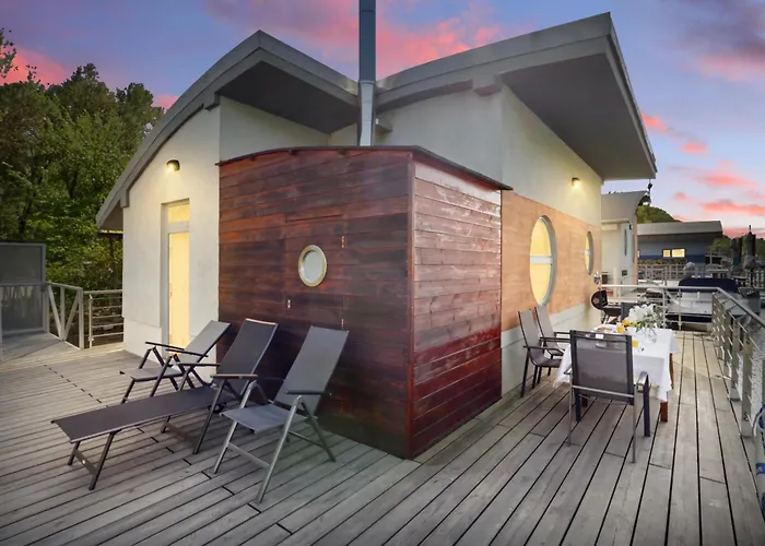 Sunset View Housboat With Sundeck,ac&heating Сasa de vacaciones Bratislava