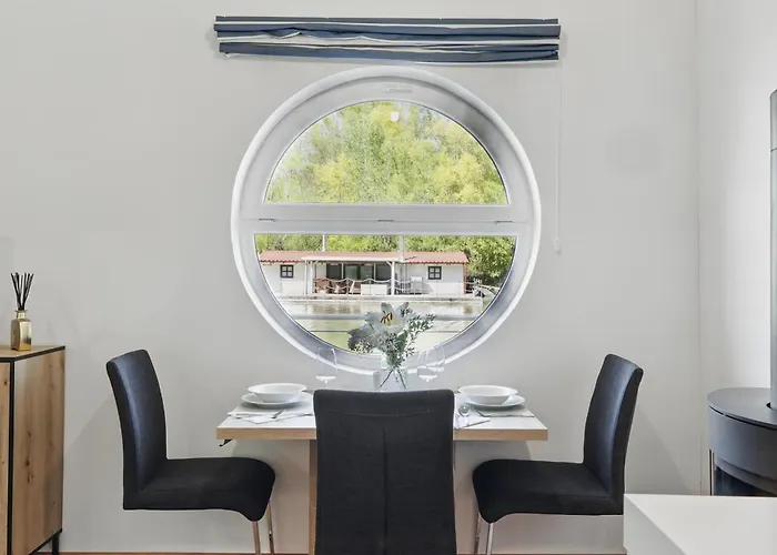 Sunset View Housboat With Sundeck,ac&heating Bratislava