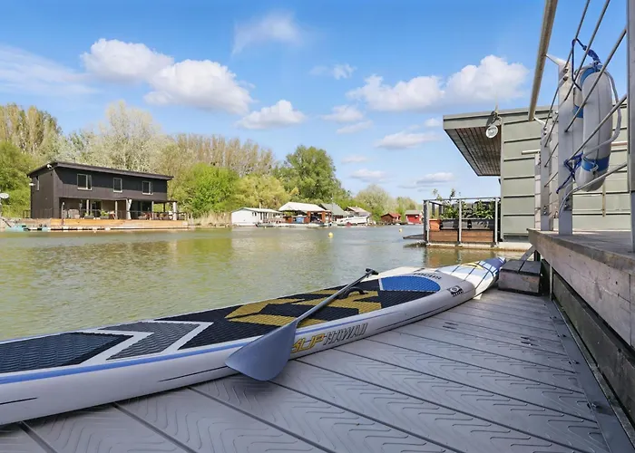 Sunset View Housboat With Sundeck,ac&heating Сasa de vacaciones Bratislava