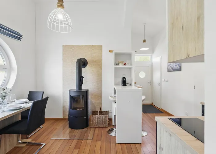 Сasa de vacaciones Sunset View Housboat With Sundeck,ac&heating Bratislava