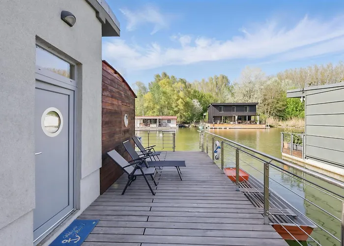 Sunset View Housboat With Sundeck,ac&heating Сasa de vacaciones Bratislava