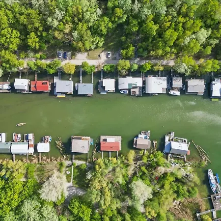 Sunset View Housboat With Sundeck,ac&heating * ברטיסלאבה