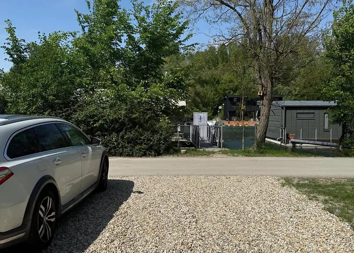 Sunset View Housboat With Sundeck,ac&heating Dovolenkový dom Bratislava