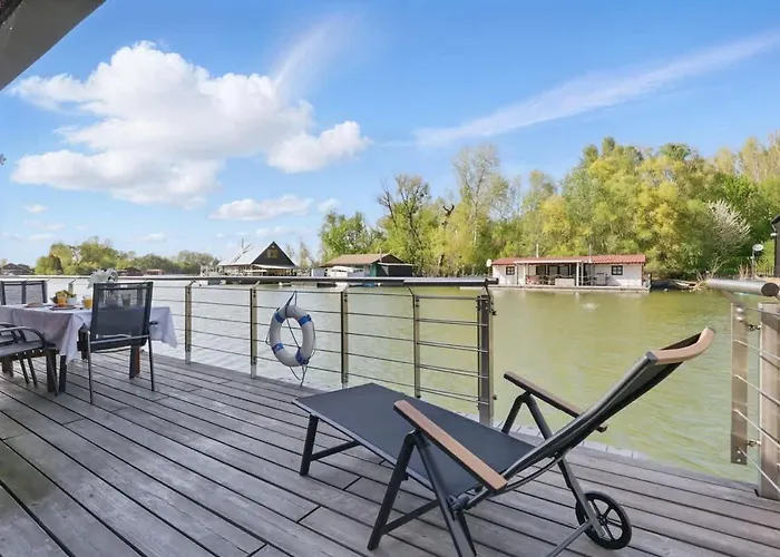 Sunset View Housboat With Sundeck,ac&heating * ברטיסלאבה