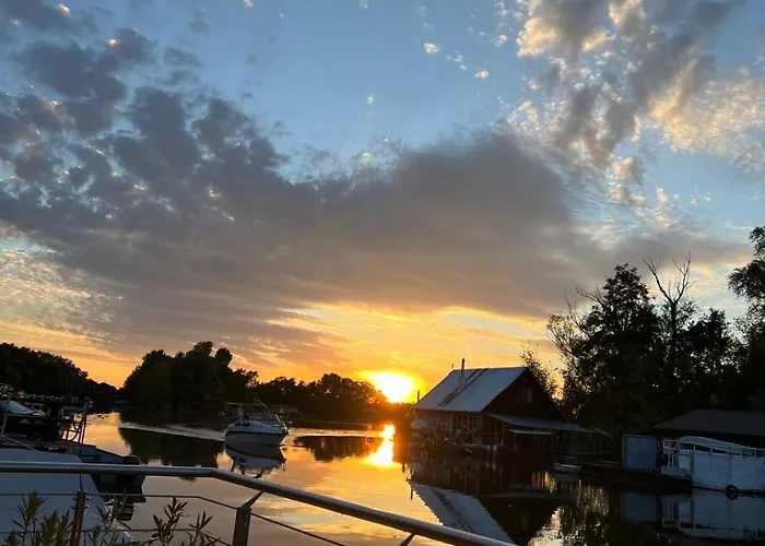 Sunset View Housboat With Sundeck,ac&heating 別荘